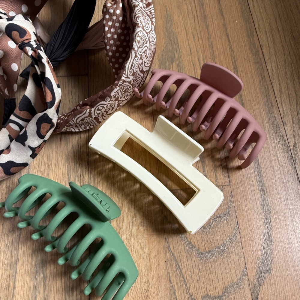 Hair Accessories Bundle - Picture 3 of 4